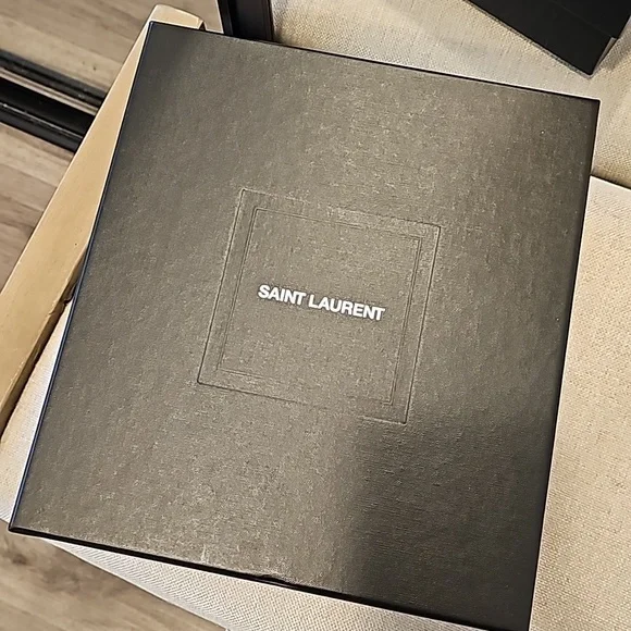 YSL Patent Heels - Picture 2 of 10